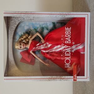 NWT 2019 Holiday Barbie Signature Mattel Barbie doll